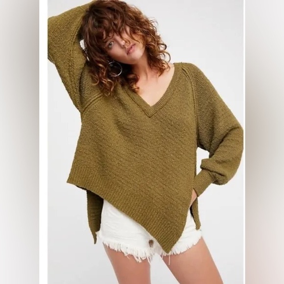 ♥️x2HP♥️Free People asymmetrical sweater - Picture 1 of 6